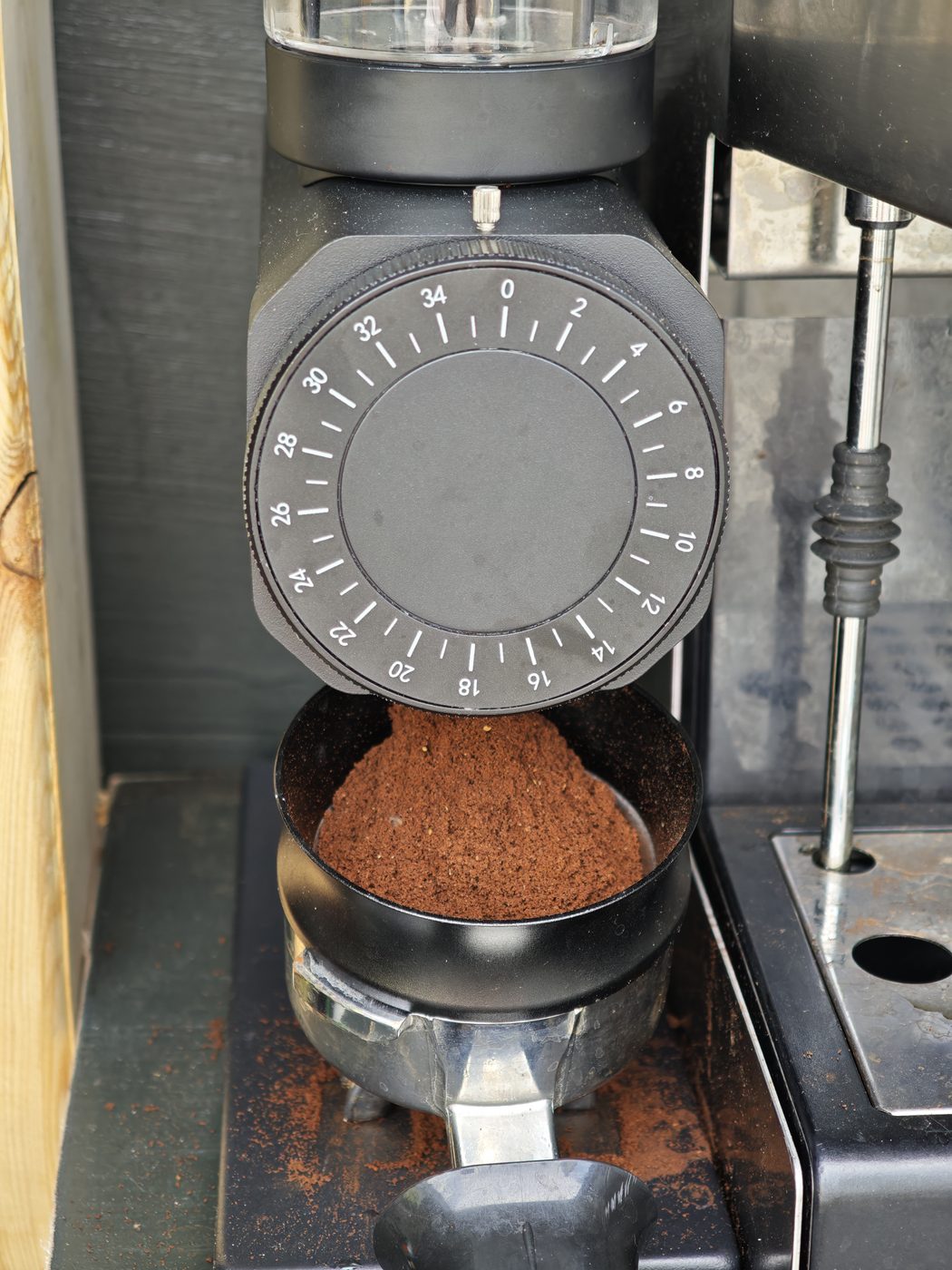 Freshly ground espresso in the portafilter